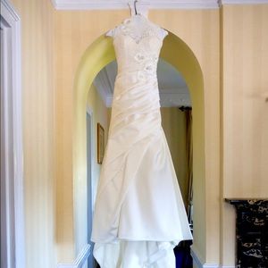 Size 4 Pronovias Wedding Dress